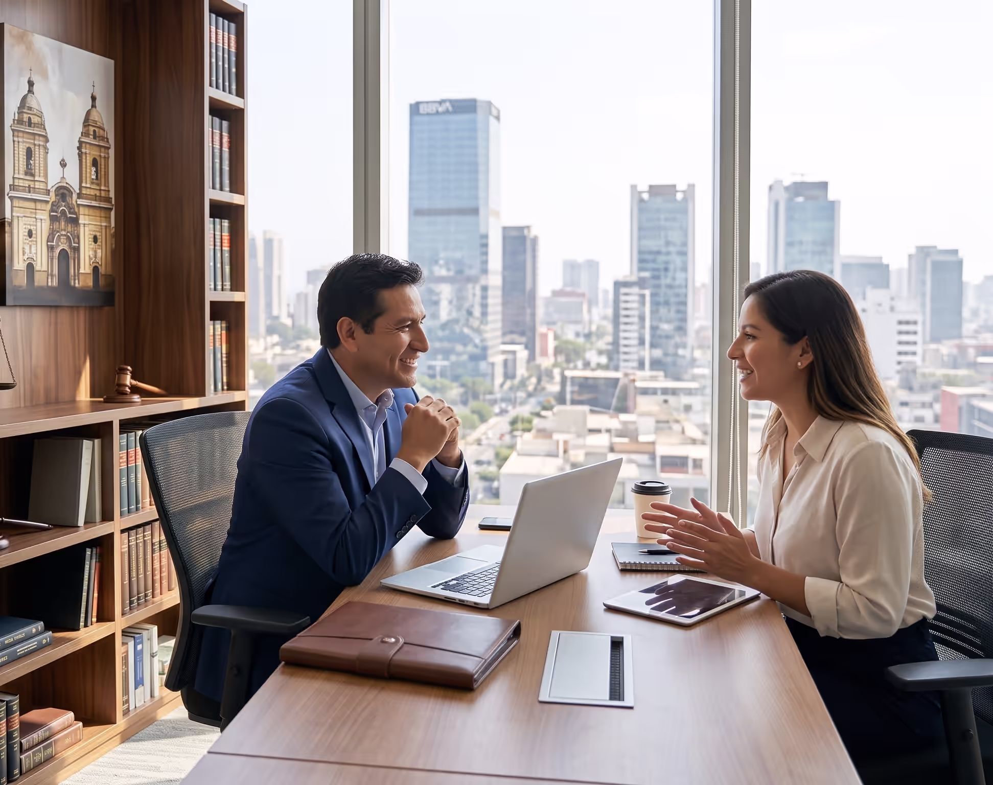 Cliente en videoconsulta uno a uno con una abogada